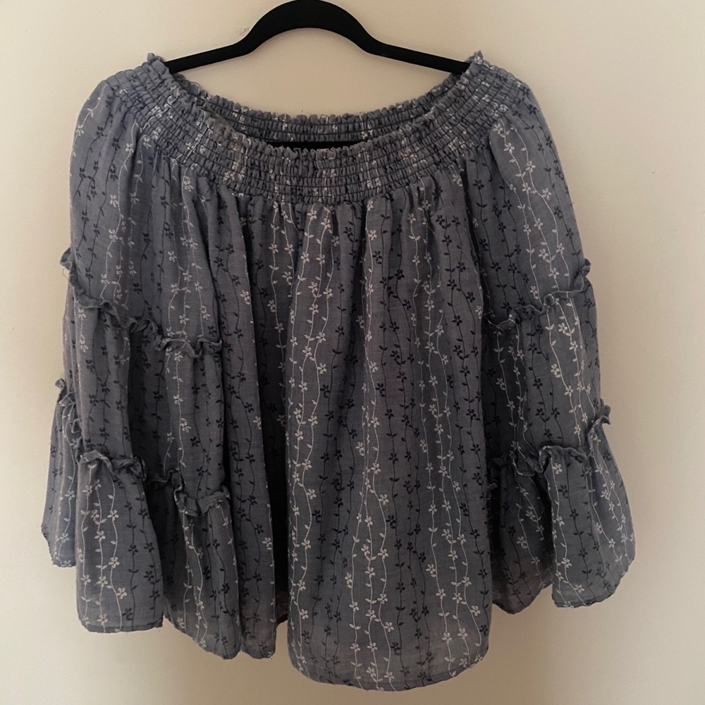 OFF THE SHOULDER BLUE FLORAL TOP